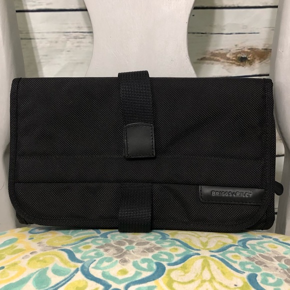 briggs & riley baseline compact toiletry kit